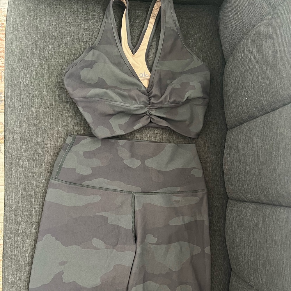 Alo wild thing bra and matching army print biker shorts 7” size small for both